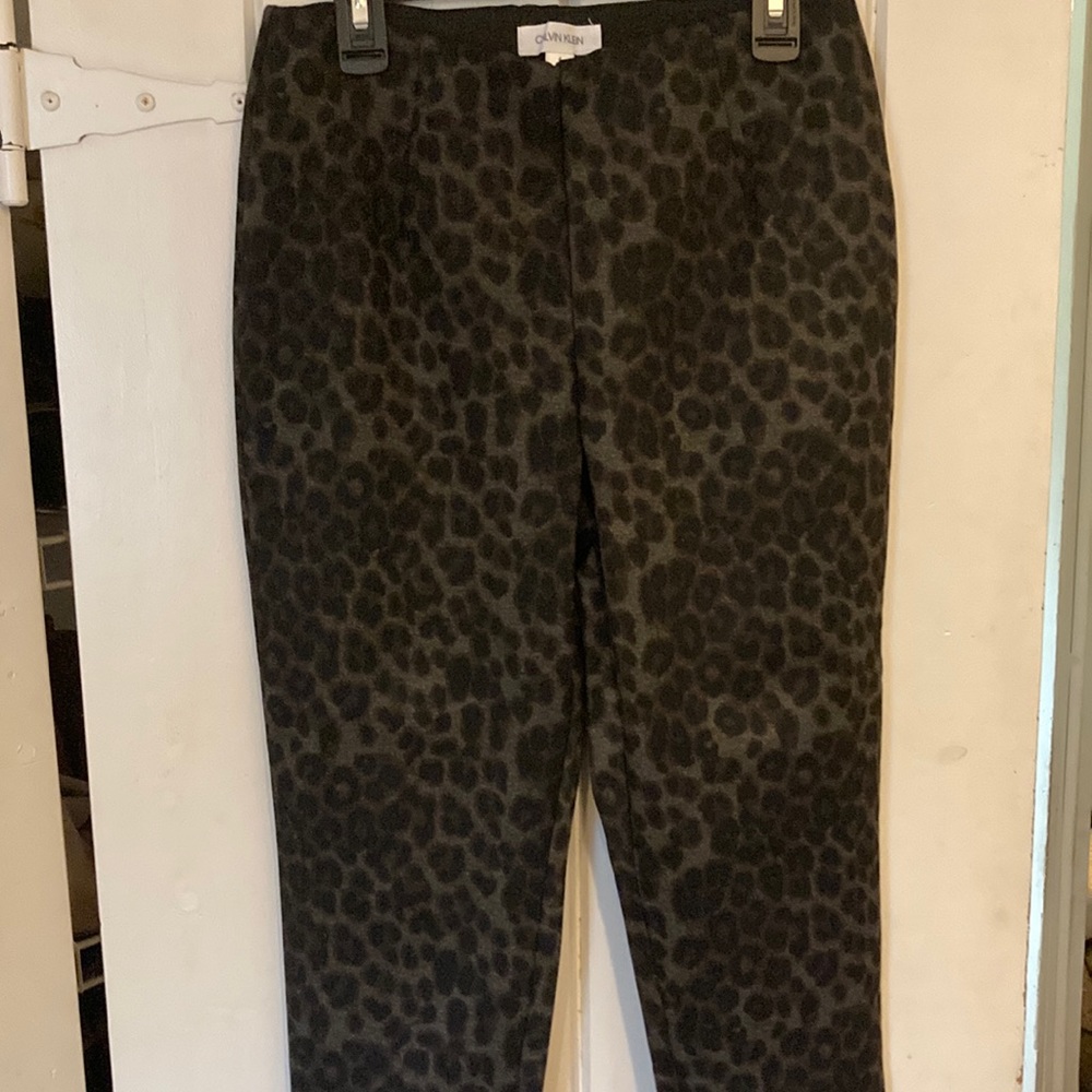 stretchy Calvin Klein animal print pant